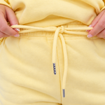 Butter drawstring detail on mode;