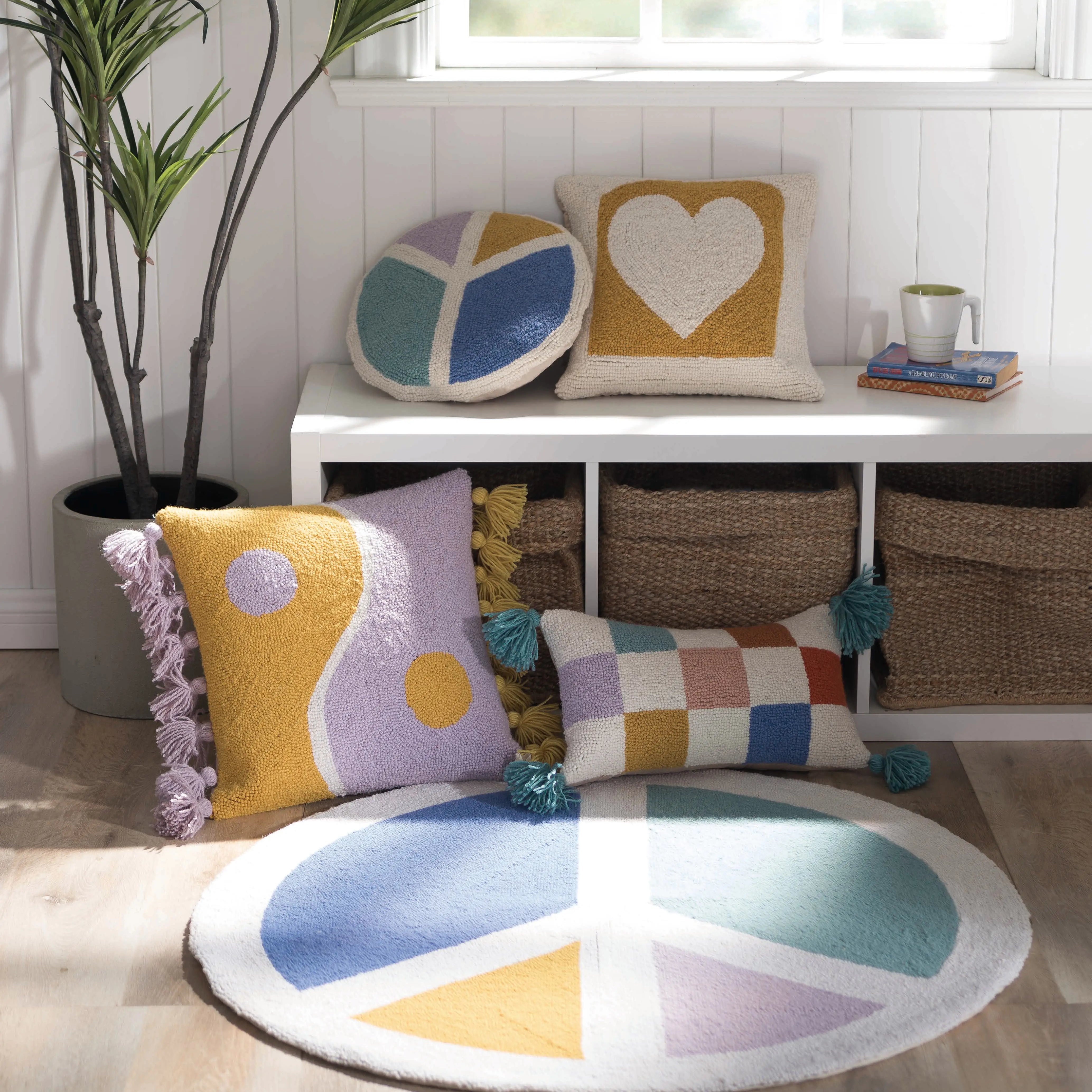 Discogrid Lumbar with Tassels Pillow